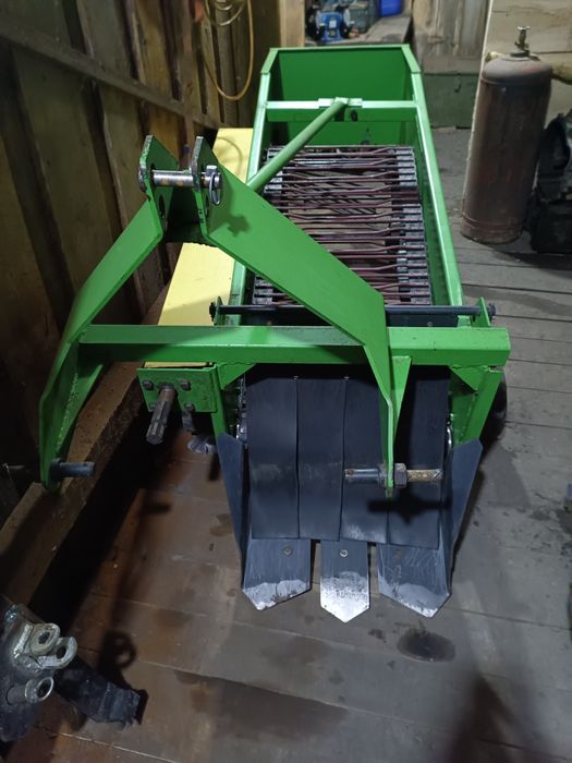 Копалка транспортерна на міні трактор ...с КУНІВ.ХМЕЛЬНИЦЬКА . ОБЛ.