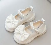 Nowe buty z kokardkami 27