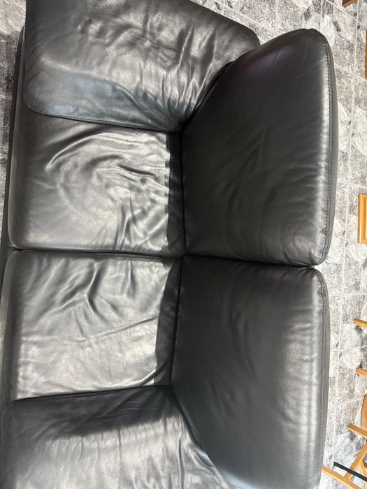 2 Sofás de Pele preta