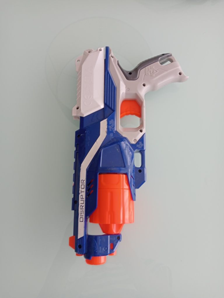 Nerf em excelente estado com pack de 30 balas.