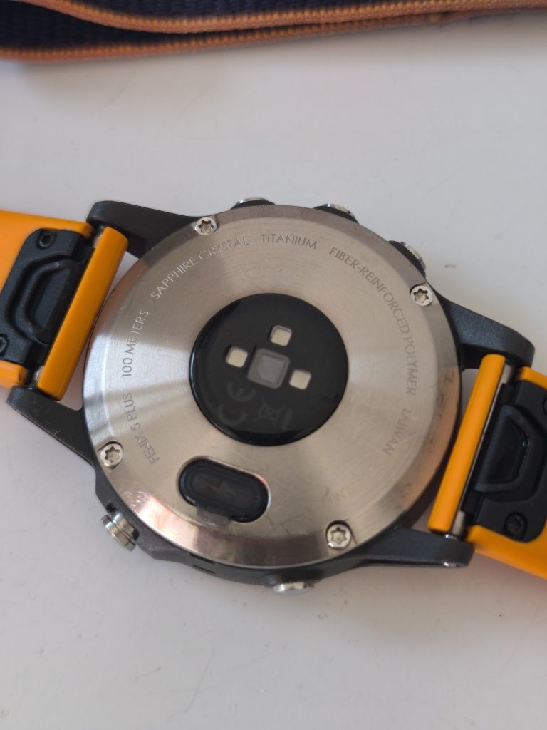 Garmin Fenix 5 plus safira