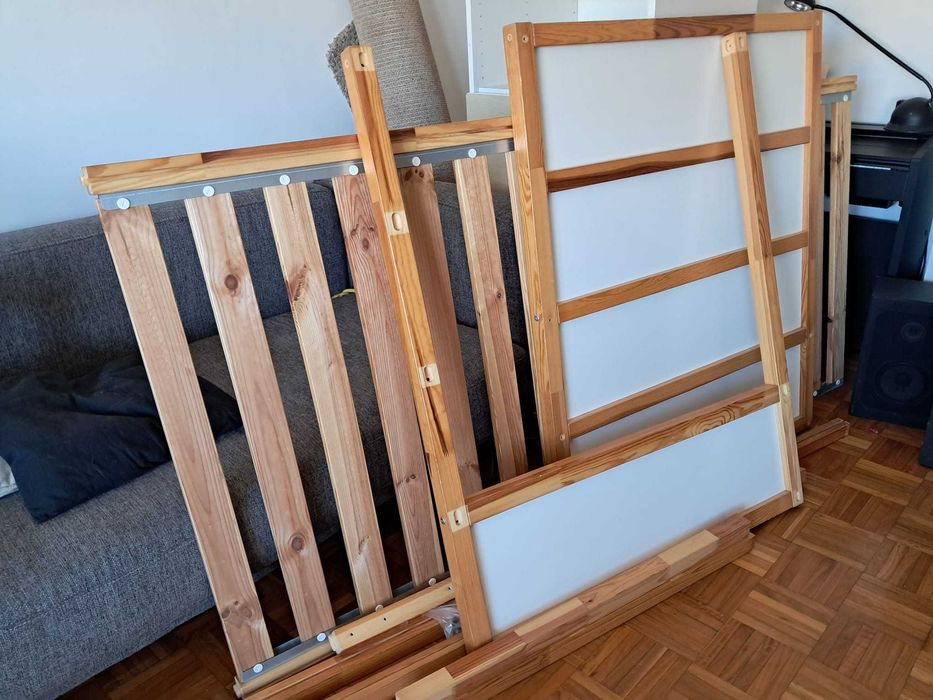 Cama Ikea Kura reversível com dossel