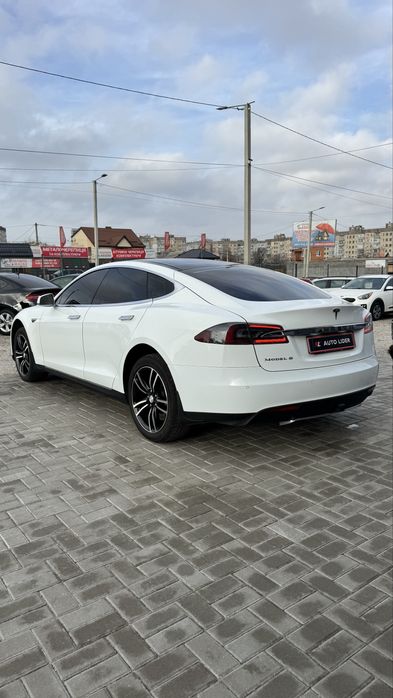 Європейська Tesla Model Тесла Модель S 2014р. 85 кВт 7 місць Запас 440