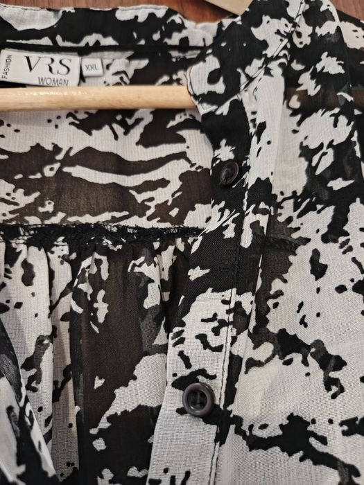 Prześwitująca bluzka, narzutka bez rękawów, zapinana na guziki r. 44 V