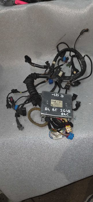 Komputer sterownik silnika + wiązka Audi A4 B5 2.6 V6 ABC 150KM