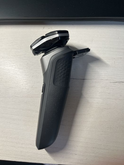 Продам бритву Philips