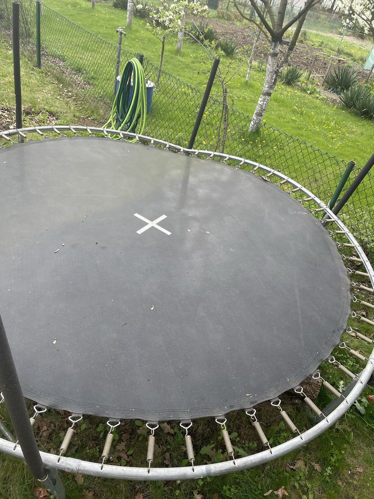 Dwie maty do trampoliny 2,6m (nowa i używana)