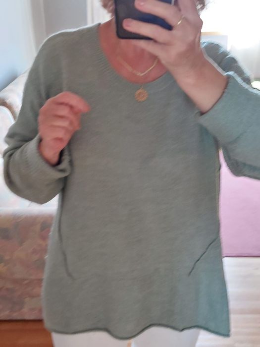 Zielony sweter z długim rękawem. H&M. Rozmiar M/oversize