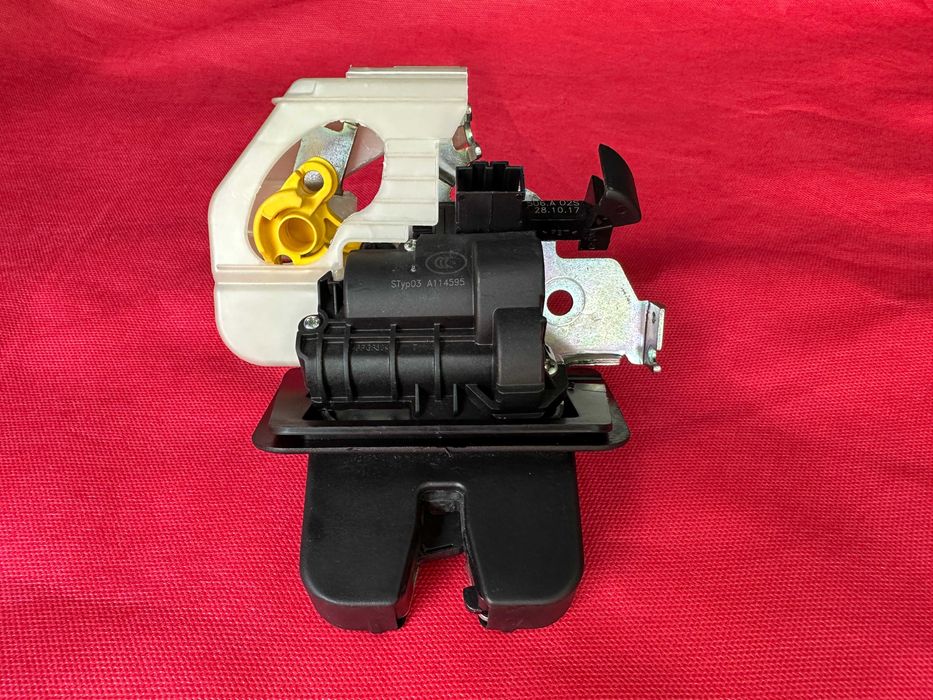 Замок крышки двери багажника audi q5 80A (80a827506a) 2016-2022