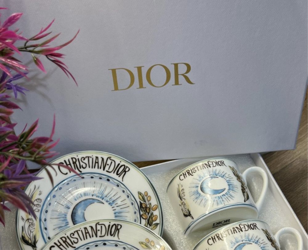 Подарунковий фарфоровий набір посуді Dior