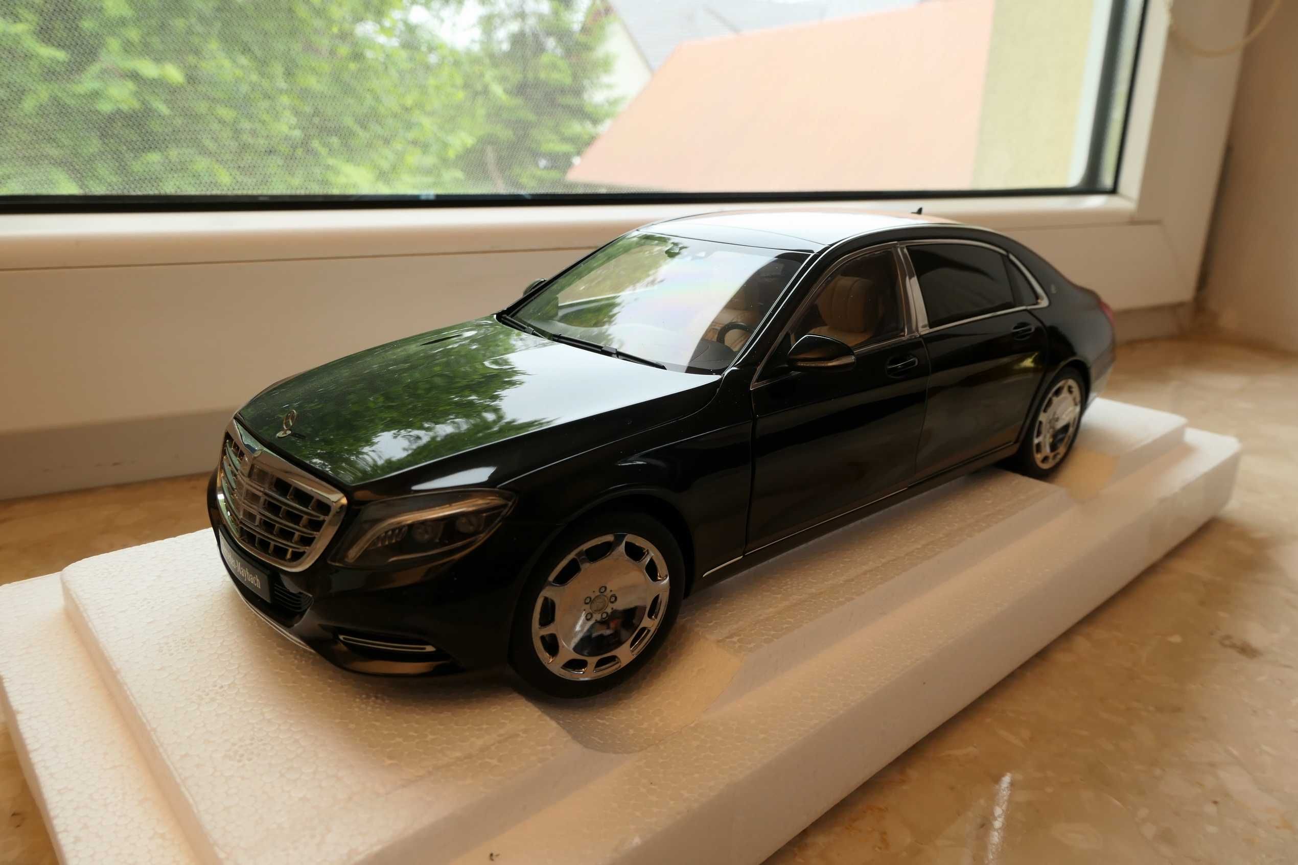 Mercedes-Maybach S-Klasse S600 (SWB) - Black - AutoArt