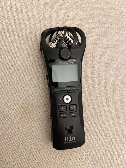 Цифровой диктофон Zoom Hin рекордер
