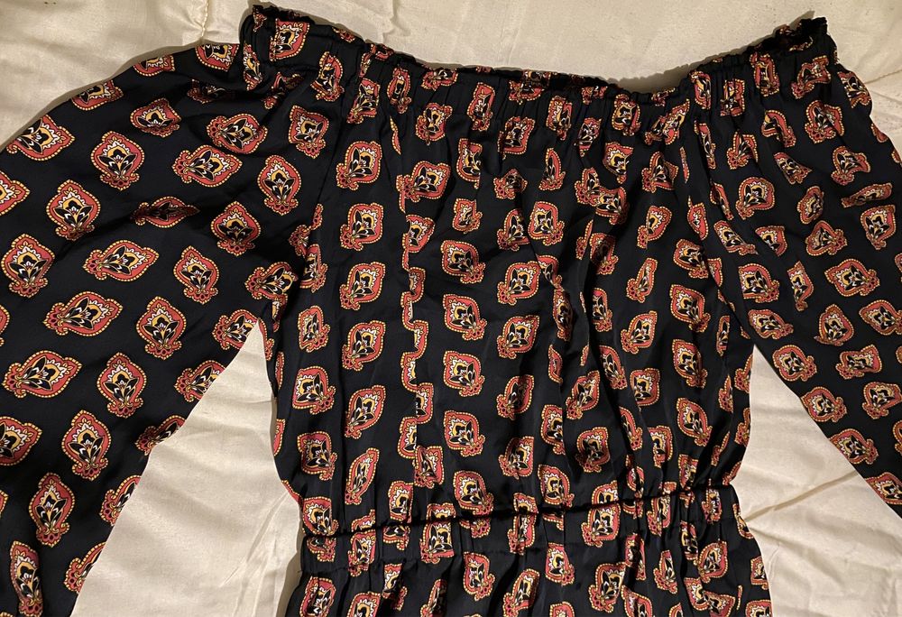 Vestido de estampa Mango decote à barco
