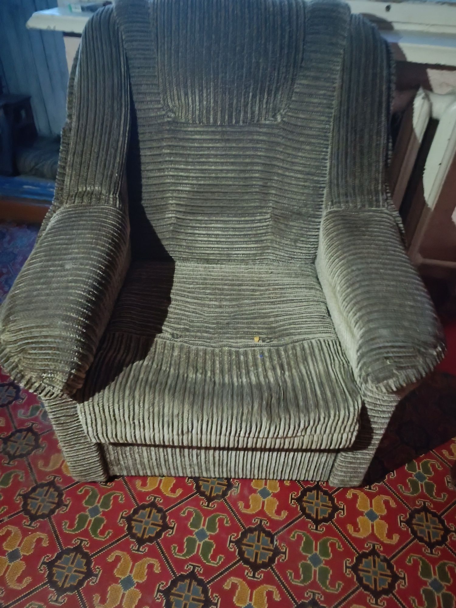 Диван и два кресла