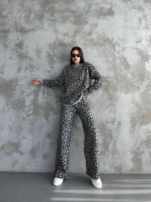 Бомбезний трикотажний костюм