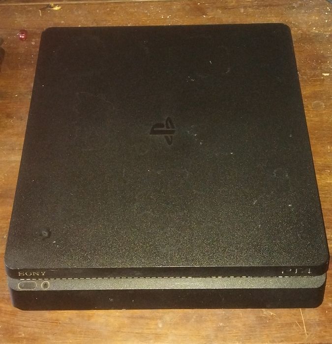 Playstation 4 com 1 comando e 1 jogo