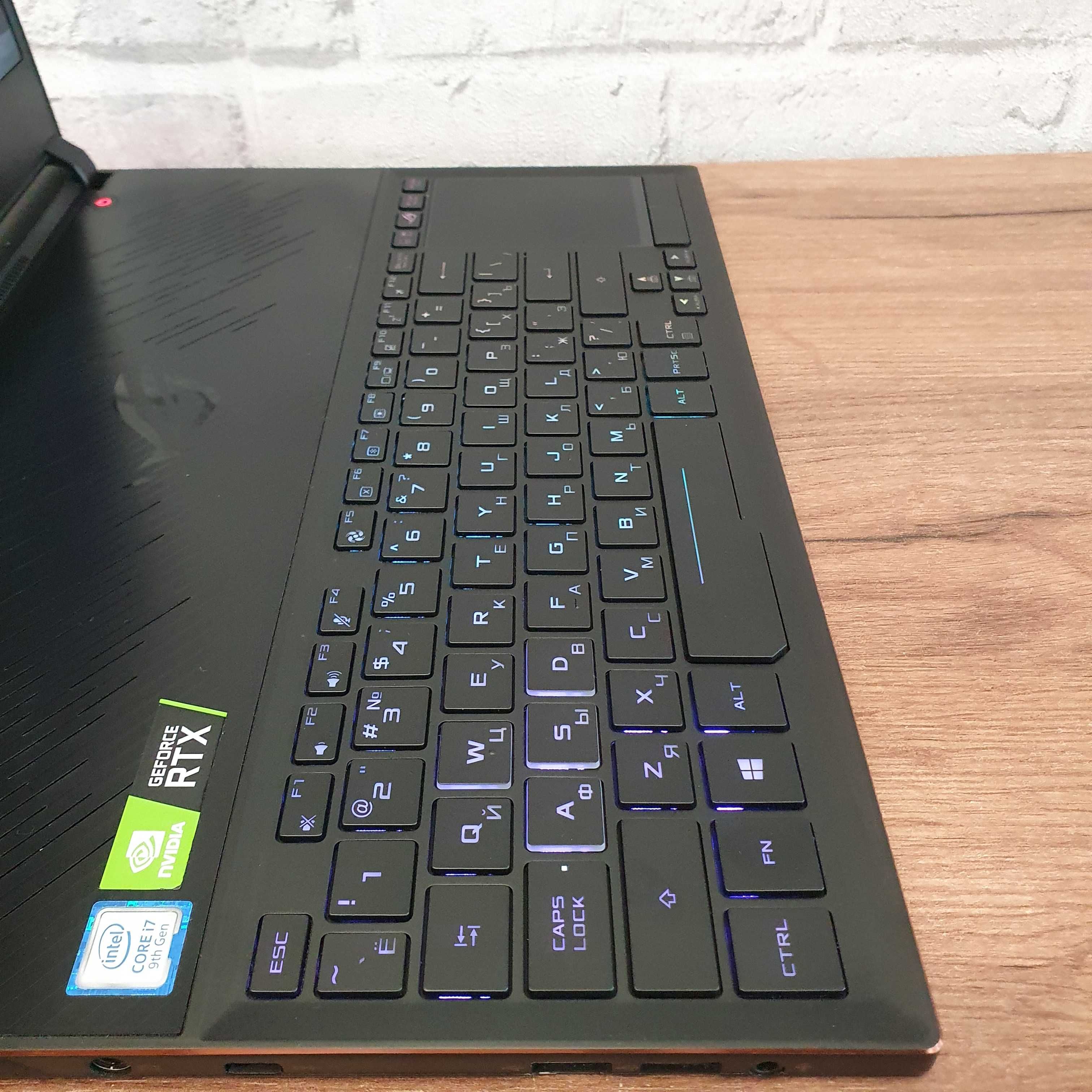 Игровой ноутбук ASUS Zephyrus• I7-9750H•RTX2070 Max-Q 8GB•480SSD•16ГБ•