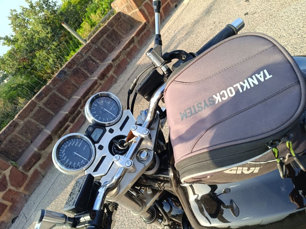 Yamaha xjr 1300 como nova