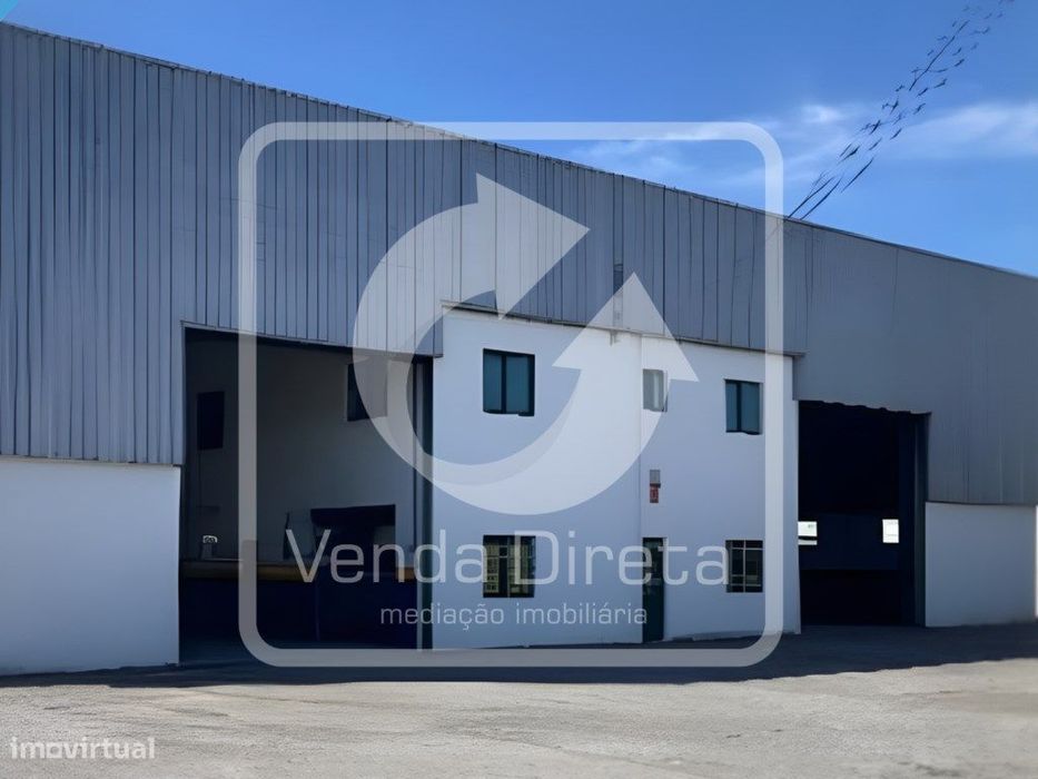 Armazém Industrial com 2100 m² - Parque Industria e Tecnológico de ...