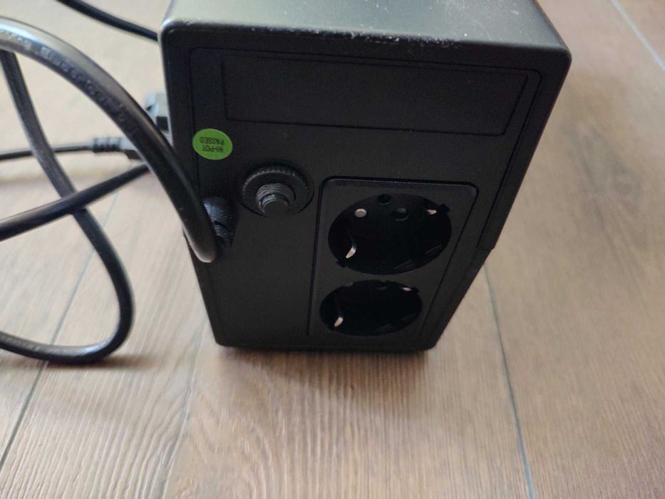 Джерело безперебійного живлення Trust Paxxon 800VA UPS 2
