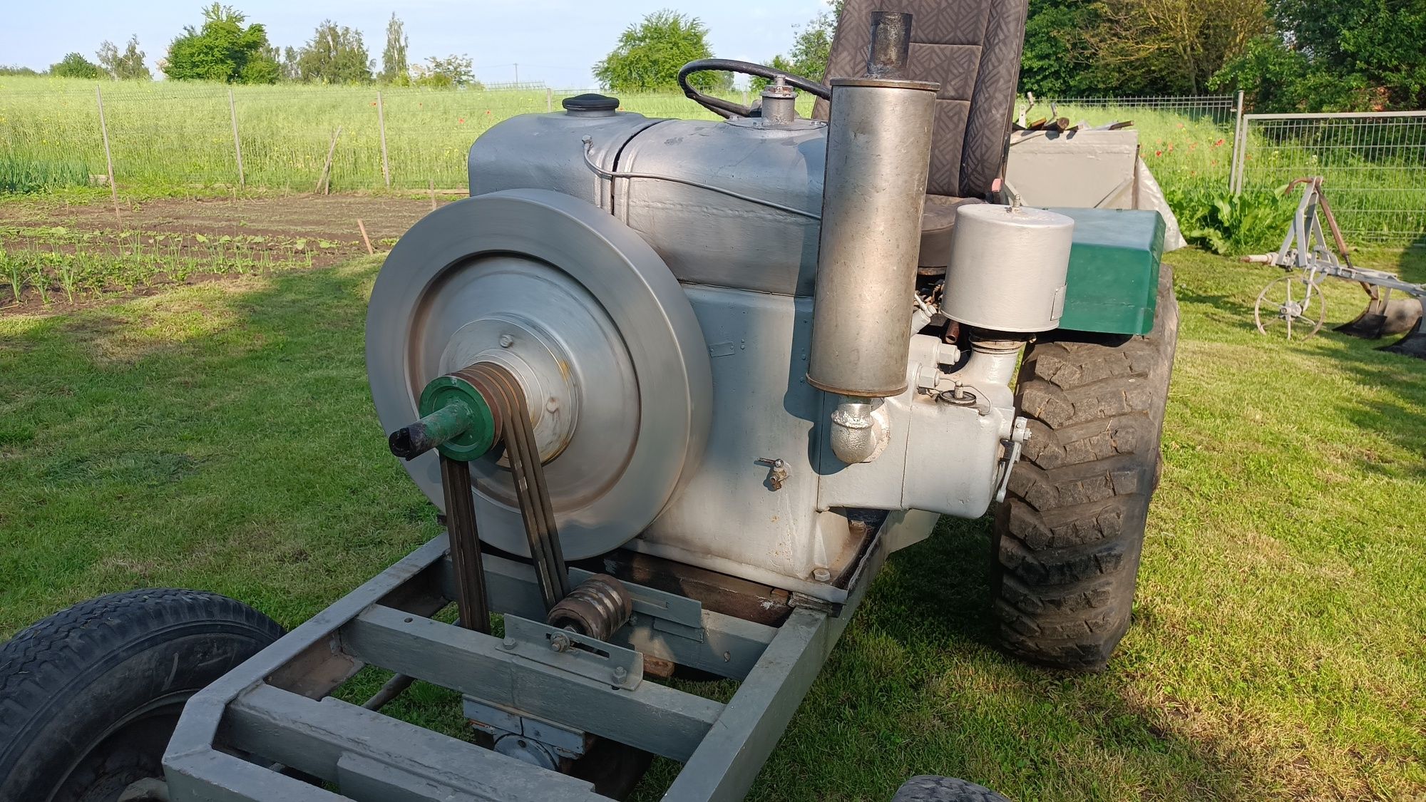 Traktor SAM Andoria S320
