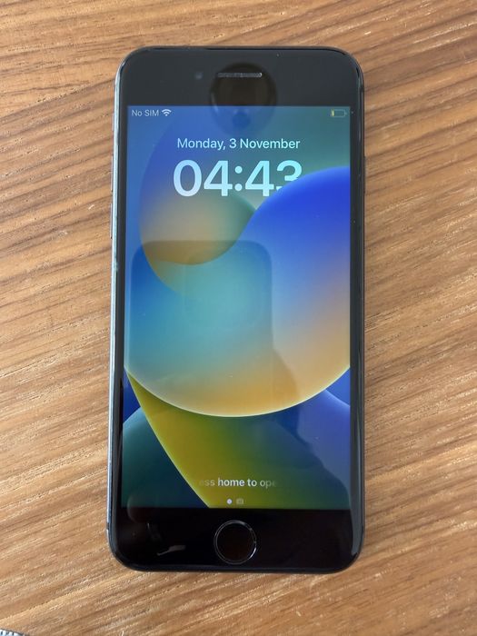 Apple iPhone 8 (64GB) Space Gray