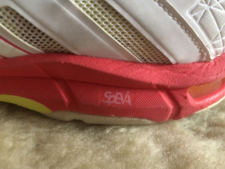 Як нові, Asics Gel Beyond для волейболу тенісу 41,5 41 40,5 40 26 25,5
