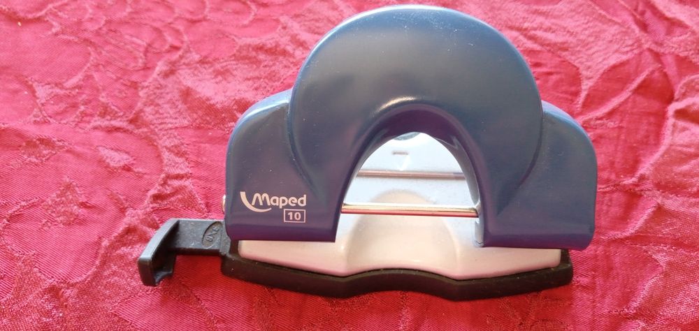 Fura ou agrafa? Furadores e agrafadores activos no momento Desde 2E.