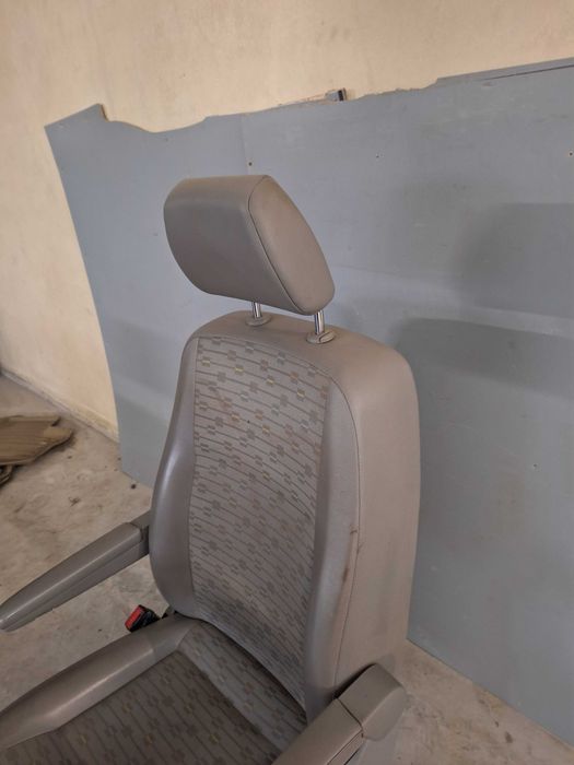 Fotel kierowcy Kapitański VW Transporter T5 FL