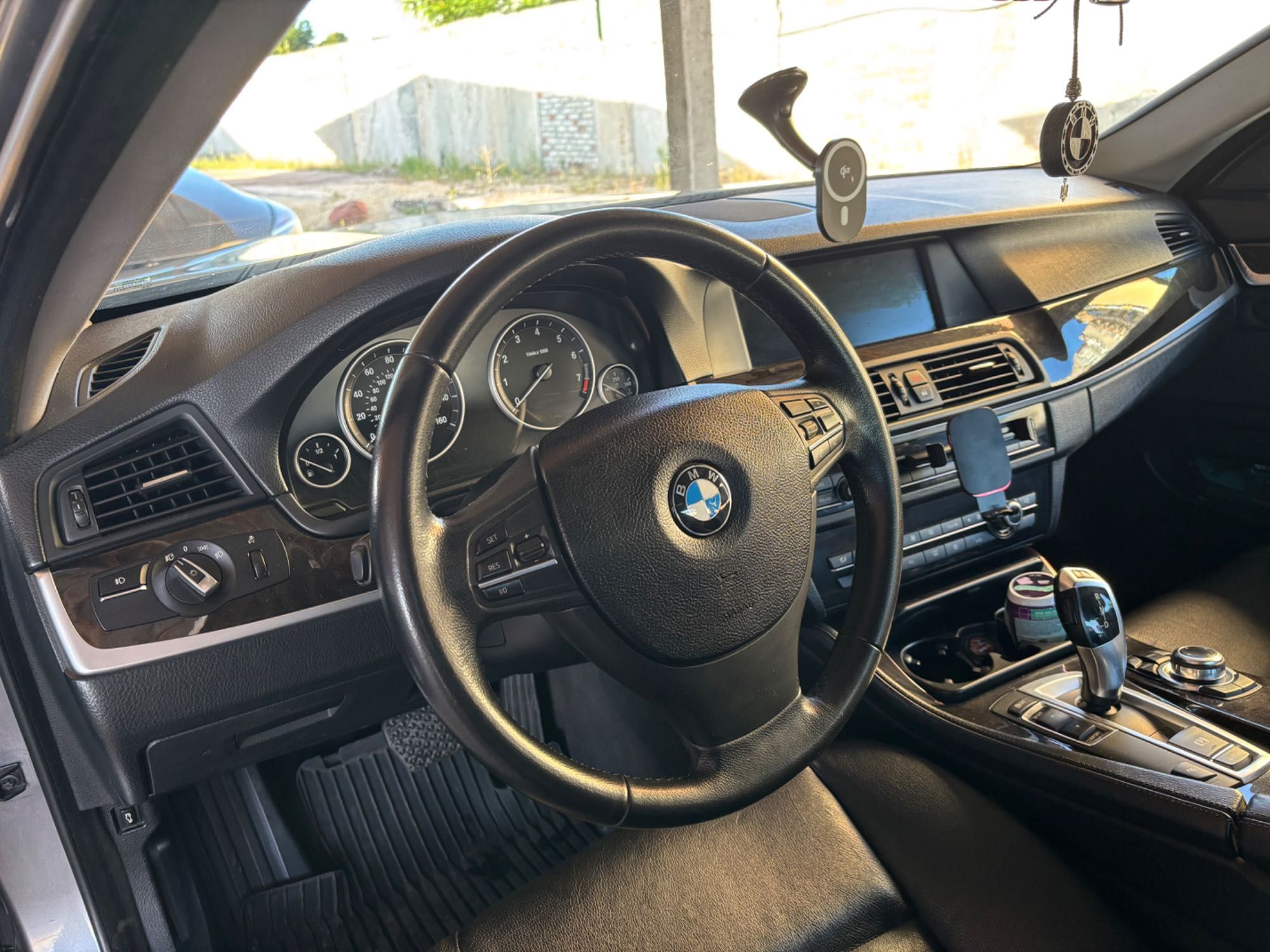 Автомобіль BMW  2011