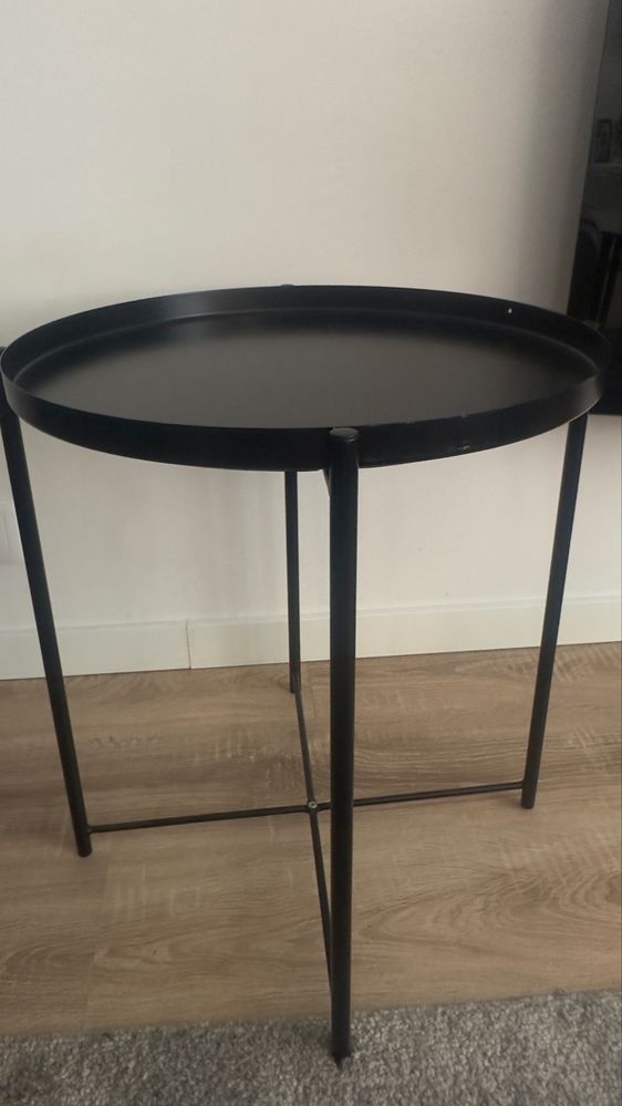 Mesa preta ikea,ideal para sala.