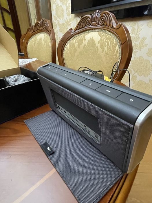 Bose soundlink speaker, нов. Комплект. Автозарядка Bose нов
