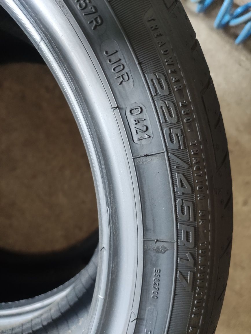 Sprzedam Oponę pojedynczą 225/45 r17 Dunlop