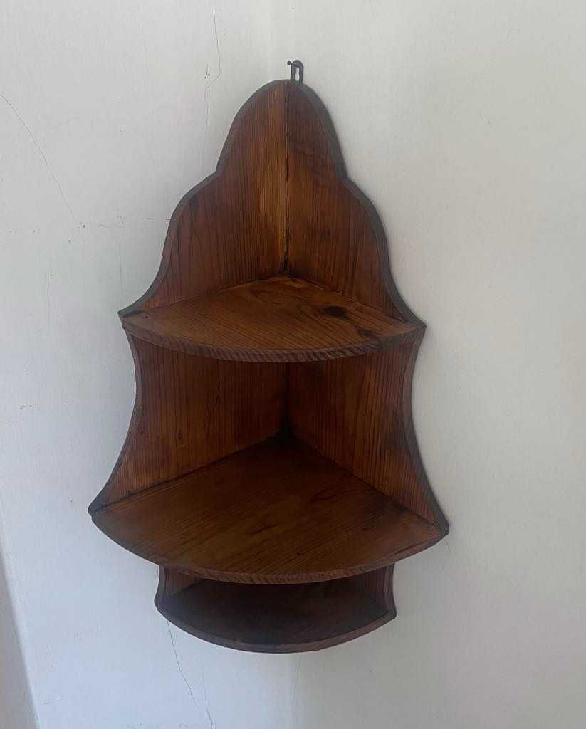 Antiga e Original Prateleira de Canto (de Parede). RESTAURADA!