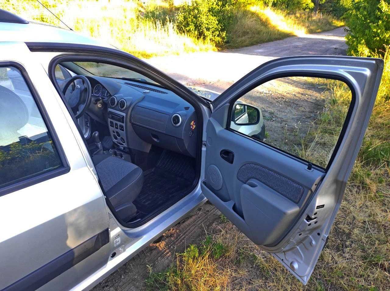 Dacia Logan MCV 1.6 16v Laureate 2008
