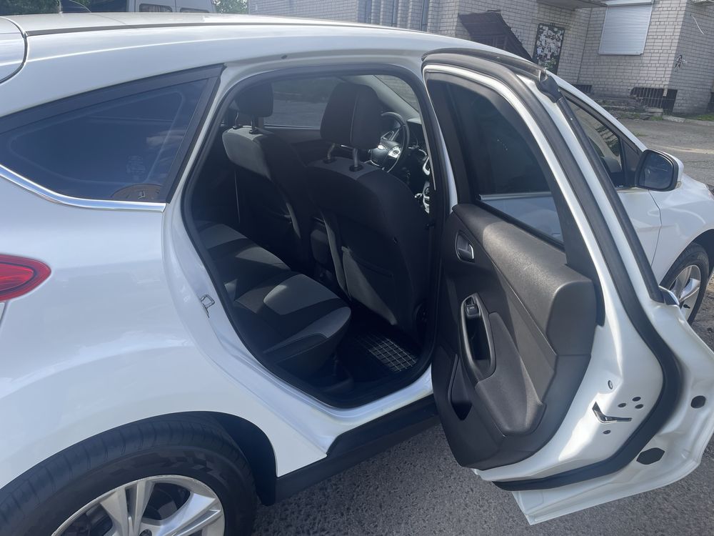 Ford focus white