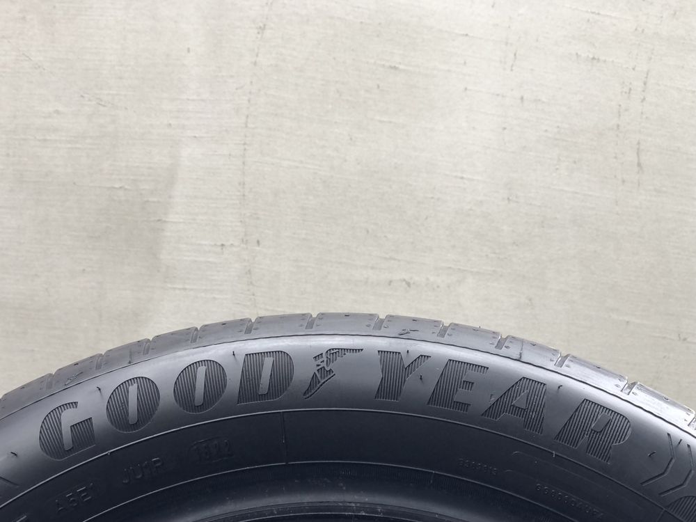 Комплект шин GOOD YEAR 205/55 R17 2022