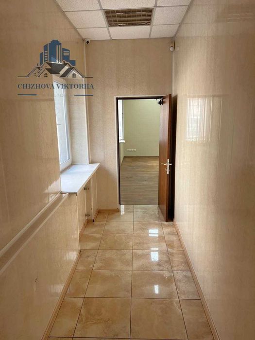 Продам офисное момещение. Отличная локация. Левый берег