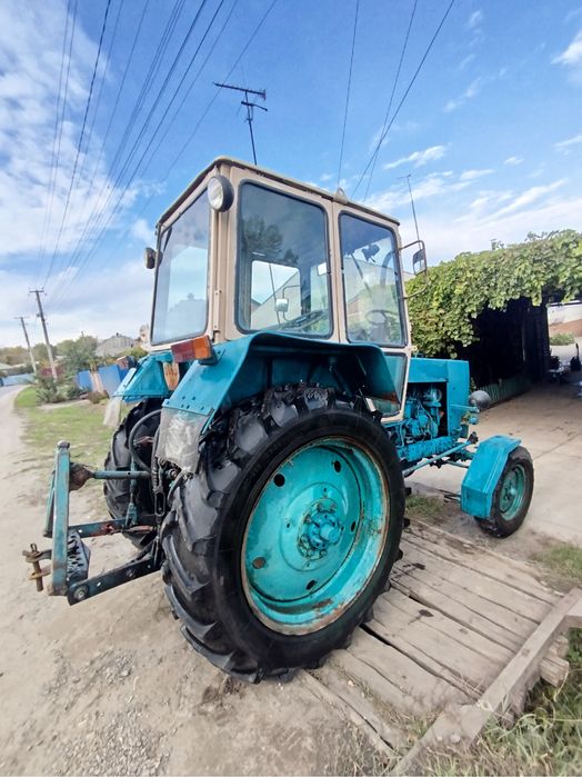 Продам трактор ЮМЗ-6 в хорошем состоянии, есть плуг, культиватор, 2ПТС