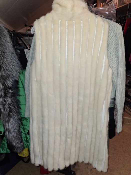Жилет довгий біла норка