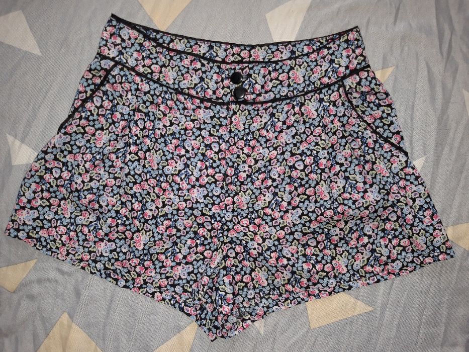 Шифонові шорти-юбка DIVIDED