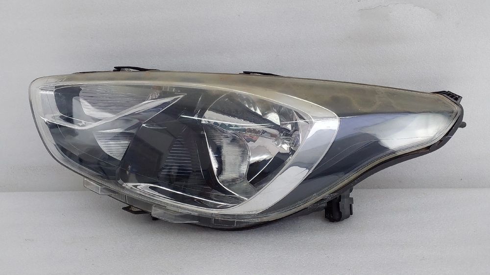 Ótica / farol esquerda FORD Ka+