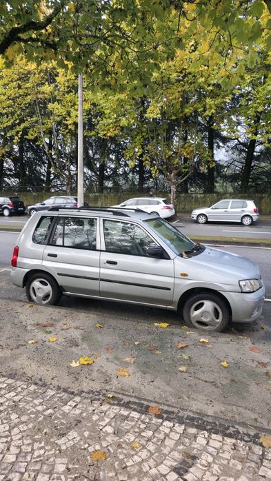 Mazda demio completo
