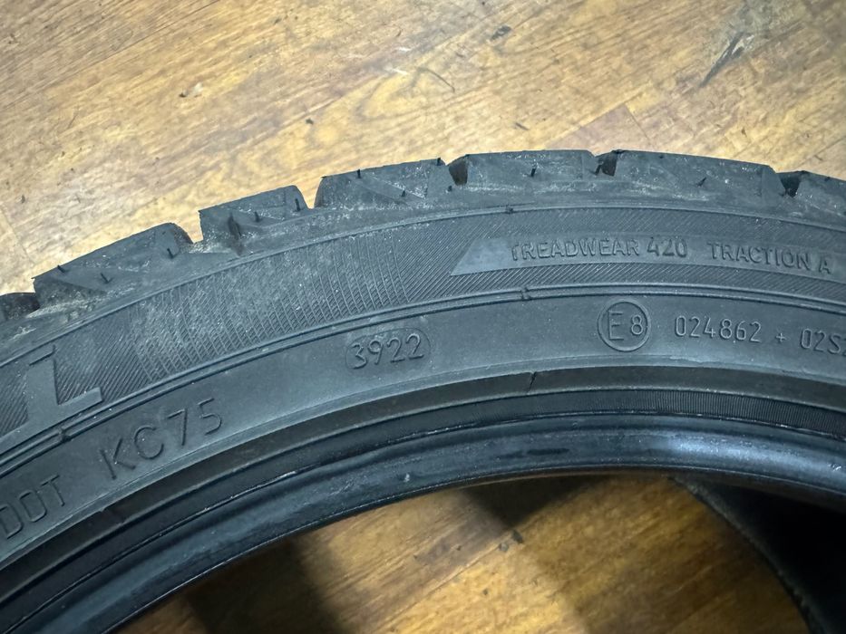 Майже нова гума 245 40 18