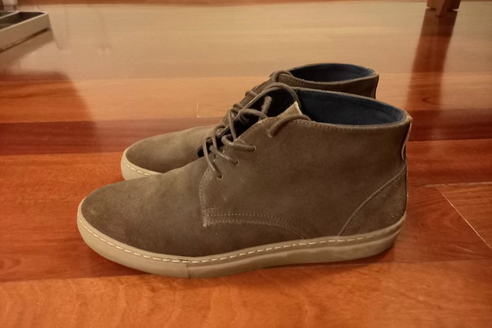 Botins / Botas / Sapatos