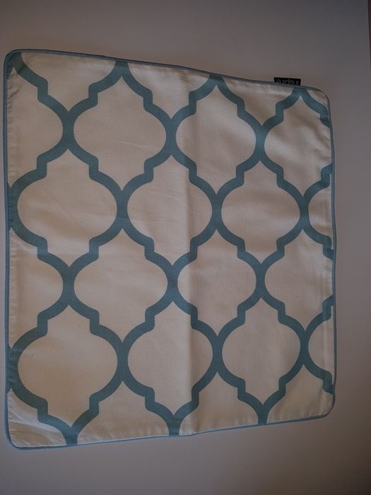 Zestaw poszewek 40x40.