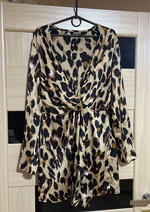 Продам платье леопард