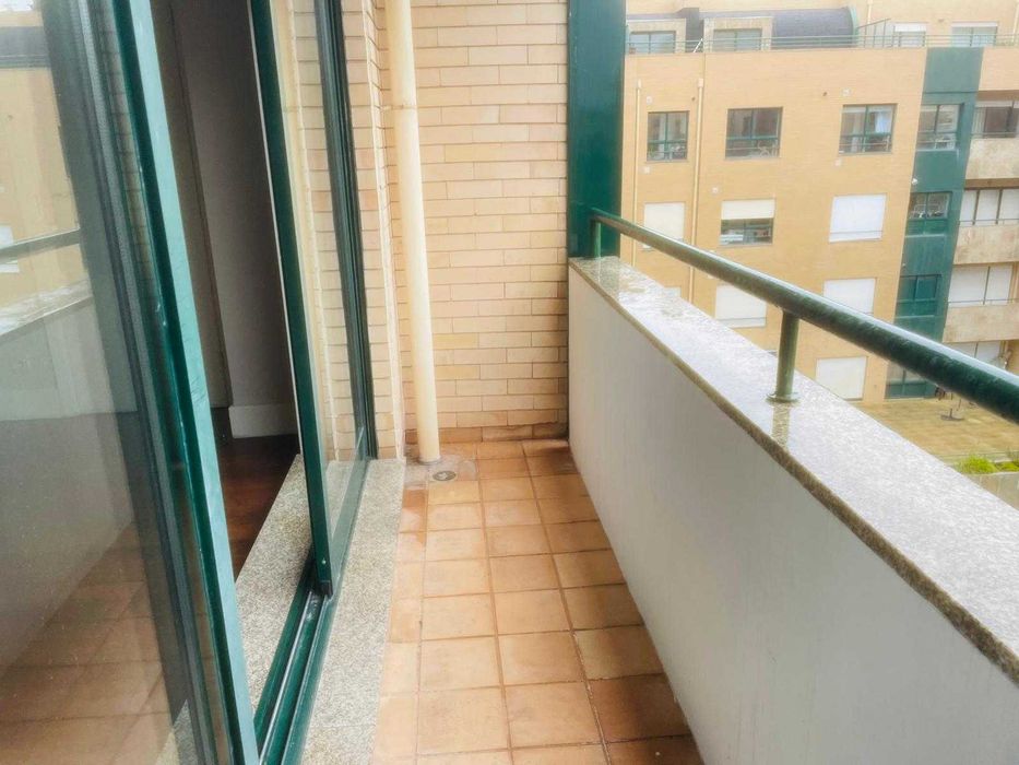 T2 suíte, lugar de garagem e arrumos- Edifício  - Pinheiro Manso