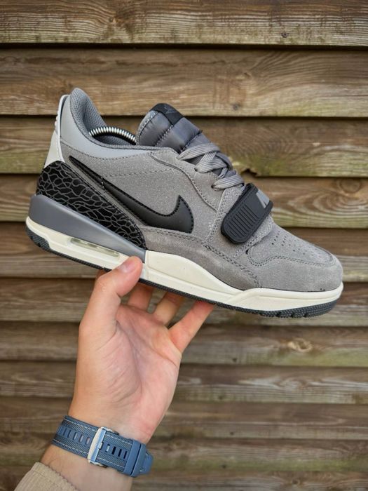 кросівки nike air jordan legacy 312