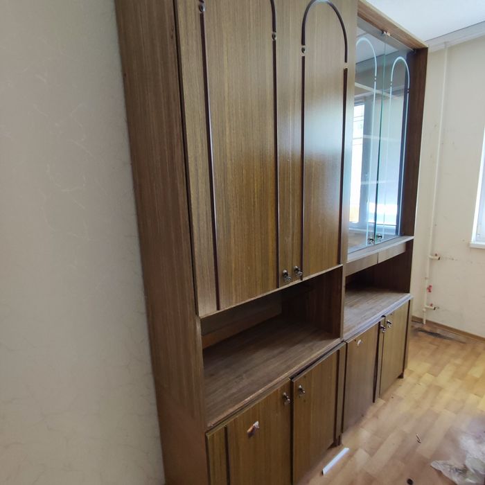 Меблева стінка з пеналом